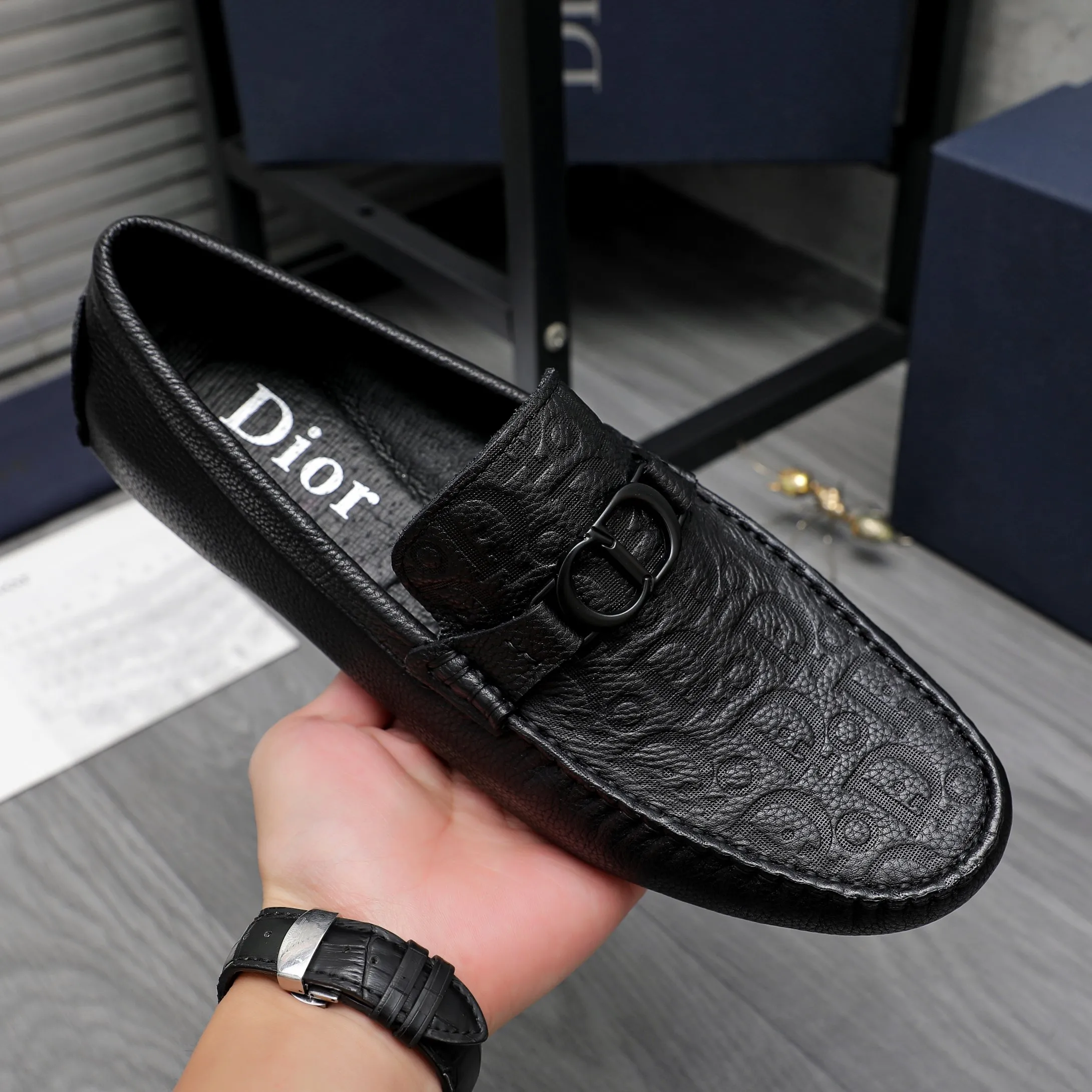 Men's shoes 💰400 Product trademark: Dior "Dior" casual slip-on shoes Regular size: 38-45 (45 is custom-made and non-returnable) Product materials: Selected pebbled cowhide embossed upper, pigskin lining, rubber outsole